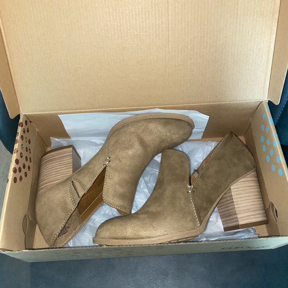 Stone taupe sascha bootie - eurosoft by sofft